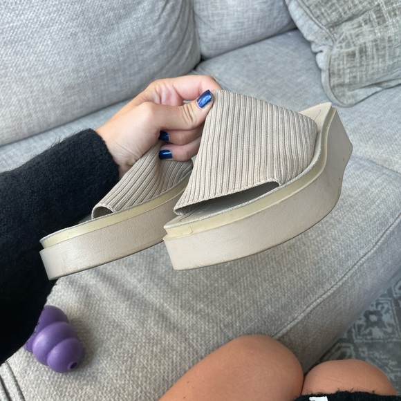 Steve Madden slides! - Picture 4 of 4